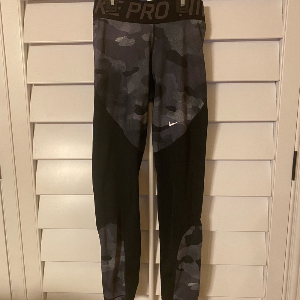 Nike pro women’s leggings